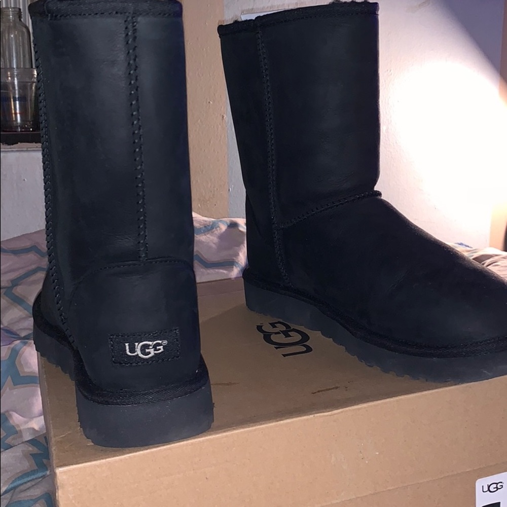 Classic Short Leather Ugg